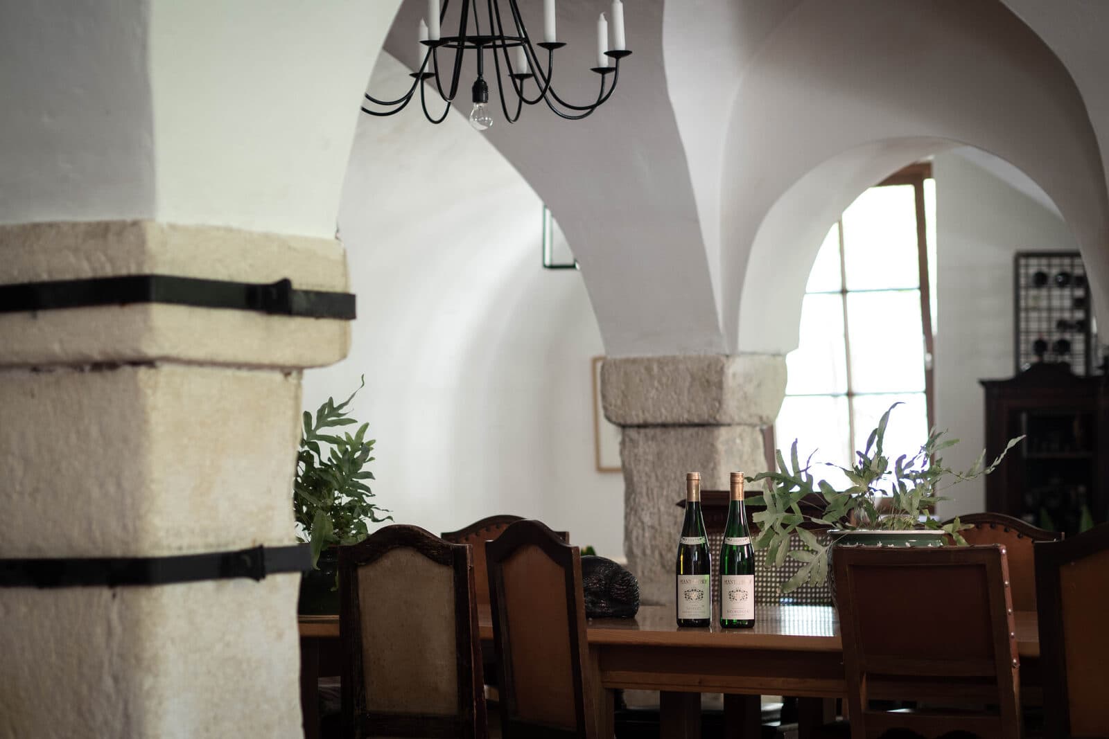 Weinkisten im Weinkeller